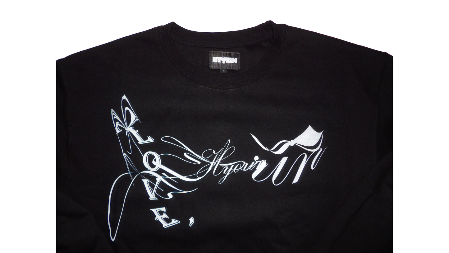 Love, Crewneck
